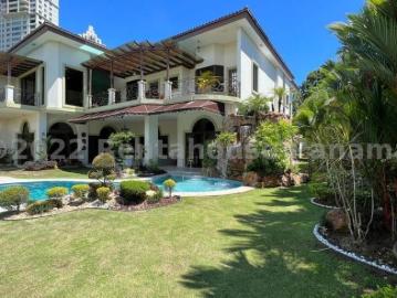 Casa en Venta en SANTA MARIA Panamá 900 m2. 5 hab