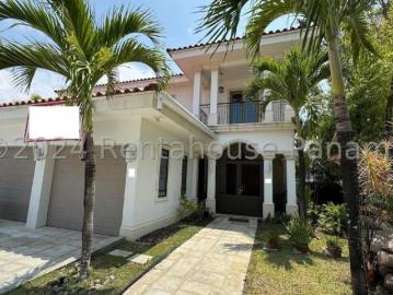 Casa en Venta en Santa Maria Santa Maria Panamá 800 m2. 4 hab