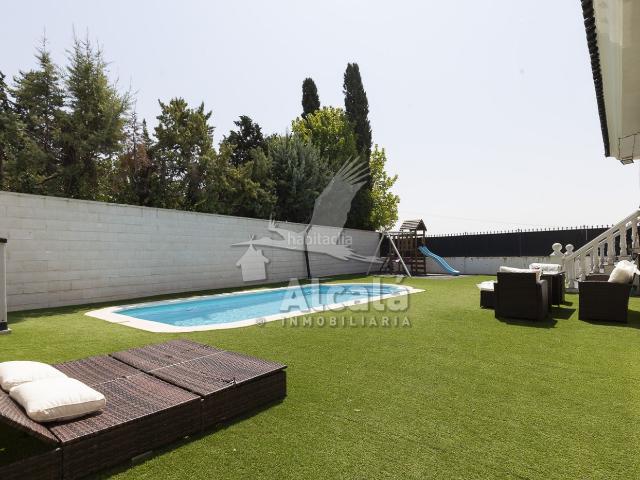 Casa en venta en Santa Olalla. EXCLUSIVO CHALET EN PLANTA INDEPENDIENTE Y ESQUINA. Casas Santa.