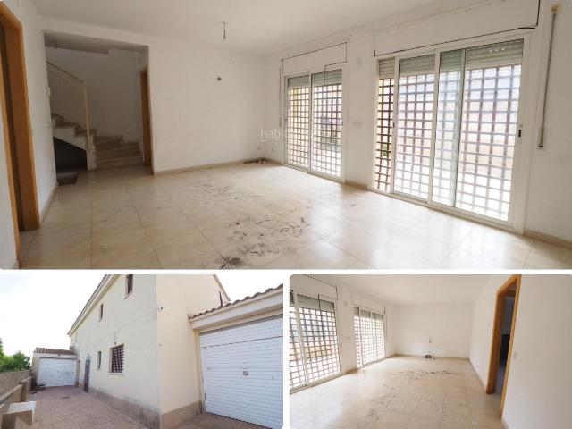 Casa en venta en Santa Oliva. SE VENDE VIVIENDA UNIFAMILIAR ADOSADA EN SANTA OLIVA, ZONA LES PEDRERES. Casas Santa.