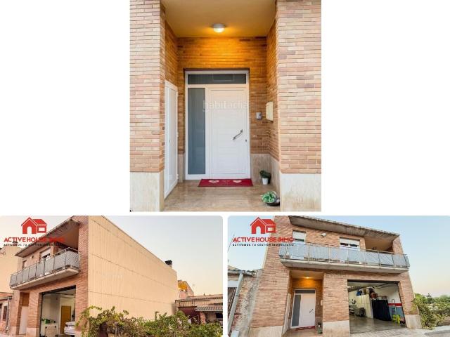 Casa en venta en Santa Bàrbara. Preciosa casa con garaje en Santa Bàrbara, asoleada y con acceso por dos calles. Casas Santa.
