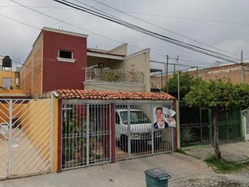 Casa en venta en santa Cecilia cerca de Anillo Periférico