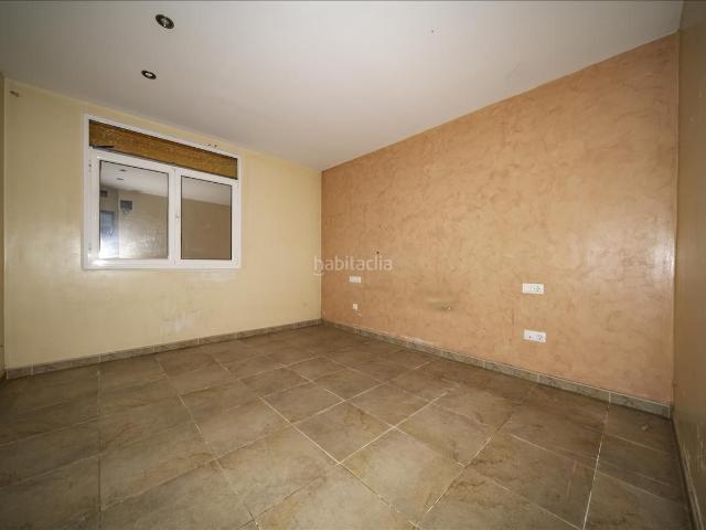 Casa en venta en Santa Coloma de Farners. CASA 4 HABITACIONS, PARCELA 408 M2, GARATGE, CARRER VENT, SANTA COLOMA RESIDENCIAL. Casas Santa Coloma de.