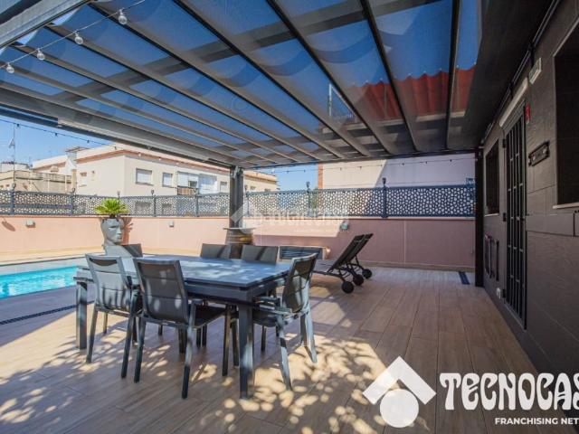 Casa en venta en Santa Coloma de Gramenet, Centre. Casa en venta en Santa coloma de gramenet. Casas Santa Coloma de.