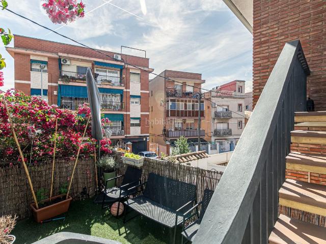 Casa en venta en Santa Coloma de Gramenet, Llatí. Casa en venta en Santa Coloma de Gramenet con 4 habitaciones, terraza y garaje, Barcelona. Casas Santa Coloma de.