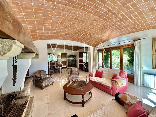 Casa en venta en Santa Cristina d´Aro, Golf Costa Brava. ELEGANTE VILLA CON VISTAS ABIERTAS Y GRAN PRIVACIDAD EN GOLF COSTA BRAVA. Casas Santa Cristina.