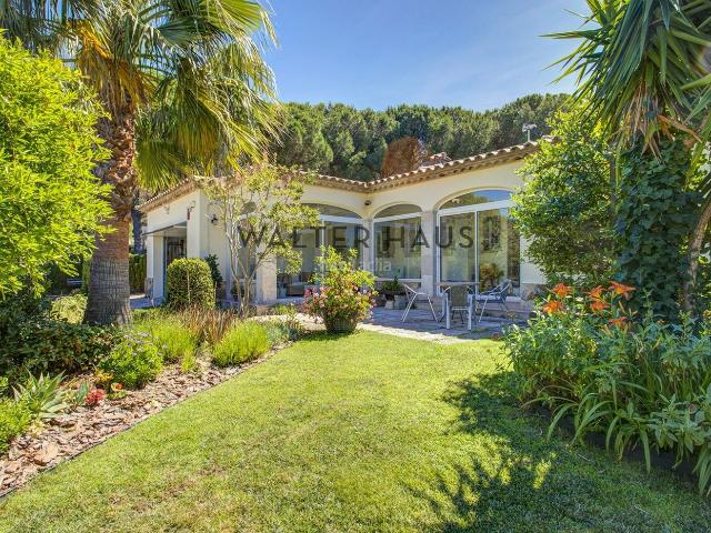Casa en venta en Santa Cristina d´Aro, Urbanitzacions del Nord. Casa de lujo con piscina privada y jardín en Santa Cristina dAro, Girona. Casas Santa Cristina.