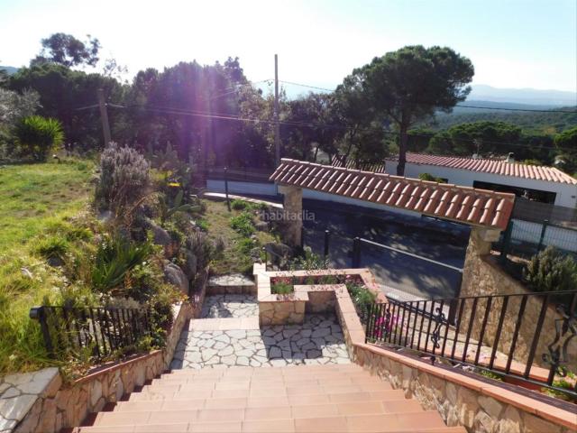 Casa en venta en Santa Cristina d´Aro, Urbanitzacions del Nord. Casa en la tranquila urbanización de Sant Miquel de Aro con piscina comunitaria. Casas Santa Cristina.