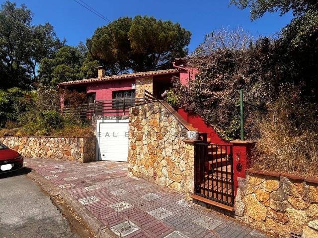 Casa en venta en Santa Cristina d´Aro, Urbanitzacions del Nord. CASA INDEPENDIENTE con PISCINA. Casas Santa Cristina.
