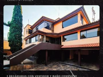 Casa en venta en Santa Cruz Guadalupe, Zavaleta: Amplia y bien ubicada