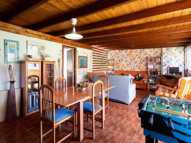 Casa en venta en Santa Cruz de Tenerife, La Gallega. AMPLIO INMUEBLE CON LOCAL, VIVIENDA Y TERRAZA EN LA GALLEGA. Casas Santa Cruz de.