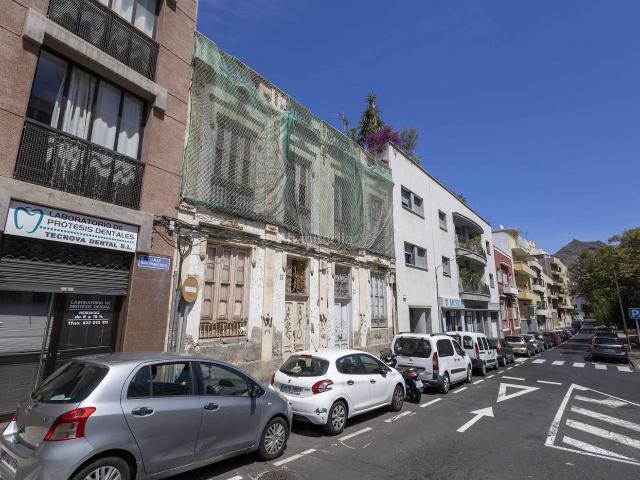Casa en venta en Santa Cruz de Tenerife, Toscal. Casas con encanto de los años 20 en el barrio del Toscal. Casas Santa Cruz de.