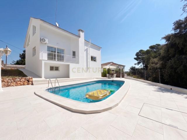Casa en venta en Santa Eulàlia de Ronçana. Casa a 4 vientos con piscina y vistas a la montaña en Santa Eulàlia de Ronçana. Casas Santa Eulàlia de.