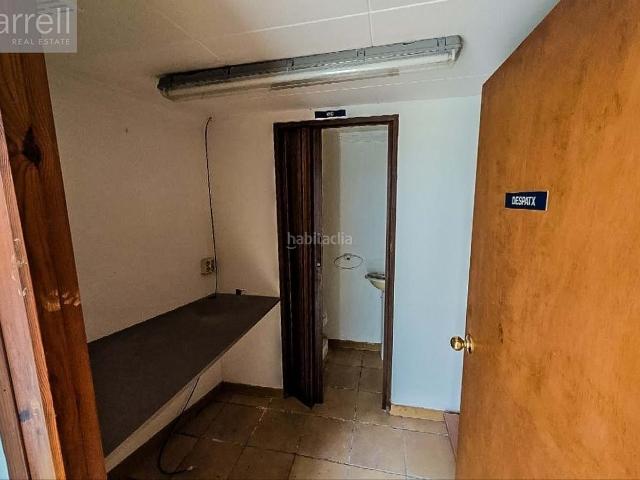 Casa en venta en Santa Eulàlia de Ronçana. Oportunidad única de adquirir una vivienda en planta baja con entrada independiente, situada en una finca dividida en cuatro propi. Casas Santa Eulàlia de.