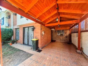 Casa en Venta en Santa Julia con Jardín Alto