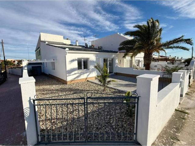 Casa en Venta en Rojales