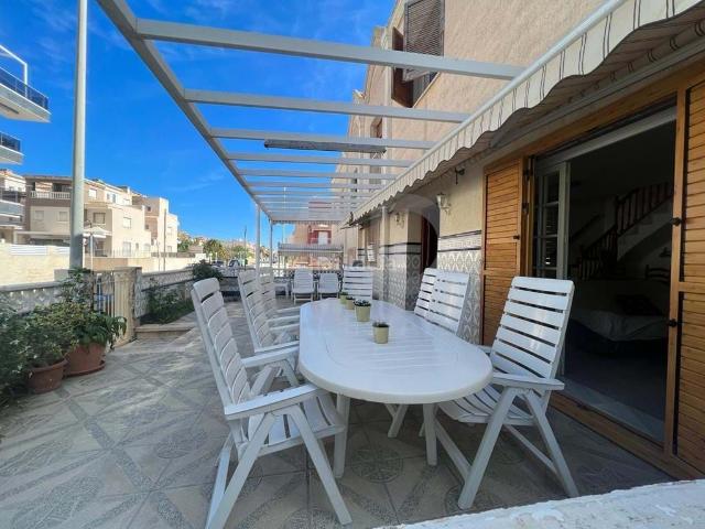 Casa en venta en Santa Pola, Calas Santiago Bernabeu. Casas Santa.