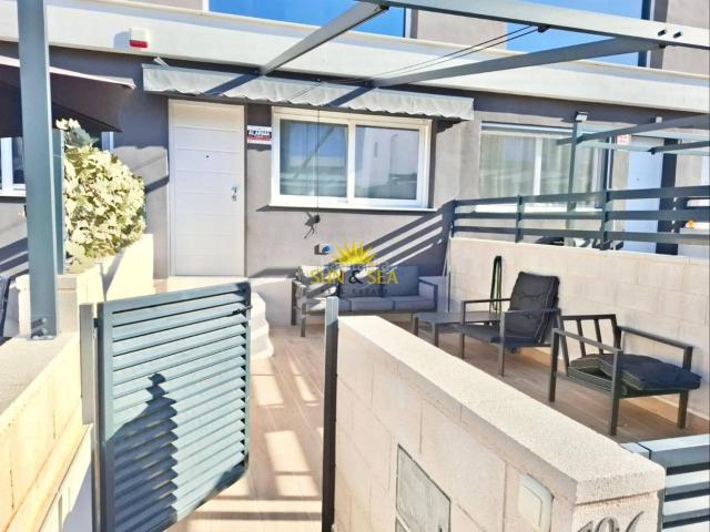 Casa en venta en Santa Pola, Monte y Mar. iexclVENTA DE DUPLEX ADOSADO EN GRAN ALACANT!Estupendo duacuteplex adosado ideal para familias que buscan comodidad, luminosidad y. Casas Santa.