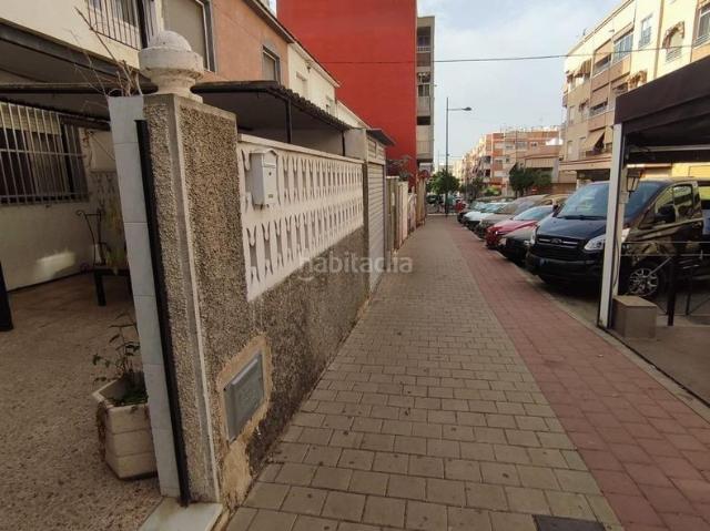 Casa en venta en Santa Pola, Norte. OPORTUNIDAD! CASA ADOSADA DE DOS PLANTAS EN SANTPOLA, ALICANTE. Casas Santa.