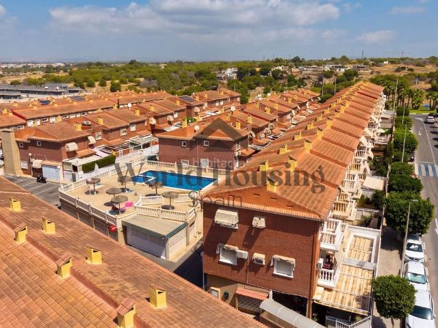 Casa en venta en Santa Pola, Norte. OPORTUNIDAD! ADOSADO DE TRES PLANTAS Y 4 DORMITORIOS CON PISCINA EN SANTA POLA. Casas Santa.