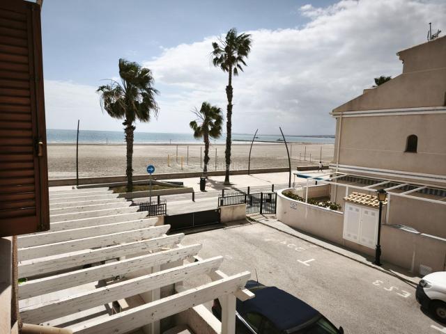 Casa en venta en Santa Pola, Playa Tamarit Playa Lissa. Bungalow en 1ª línea en Tamarit, 3 plantas, 3 hab parking y urbanización cerrada. Casas Santa.