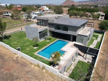 Casa en venta en Santa Sofía Hacienda Country Club, Cancún, Jalisco