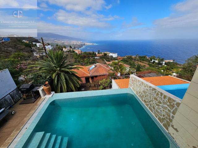 Casa en venta en Santa Úrsula, Cuesta de la Villa. VILLA SOBRE ACANTILADO EN EL NORTE. Casas Santa.
