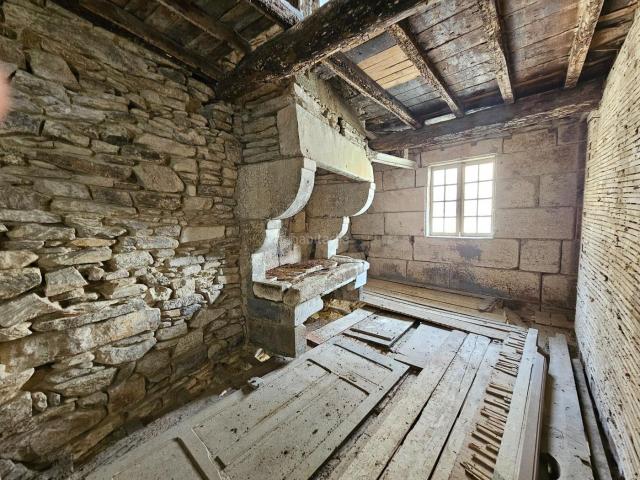 Casa en venta en Santiago de Compostela, Casco Histórico. CASA COMPLETA PARA REFORMAR EN EL CASCO HISTÓRICO. Casas Santiago de.