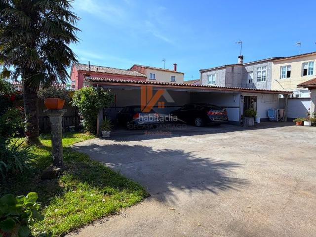 Casa en venta en Santiago de Compostela, San Lázaro Meixonfrío. UNA VIVIENDA ÚNICA A LAS PUERTAS DEL CAMINO DE SANTIAGO. UN HOGAR EXCEPCIONAL. UNA OPORTUNIDAD DE NEGOCIO IRREPETIBLE. Casas Santiago.