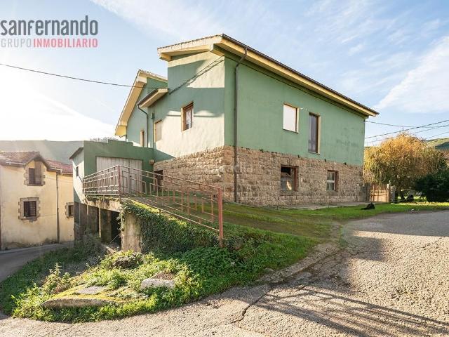 Casa en venta en Santillana del Mar. Casa independiente con terrreno en Ubiarco. Casas Santillana del.