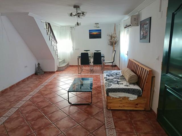 Casa en venta en Santiponce. casa de esquina en santiponce. Casas.