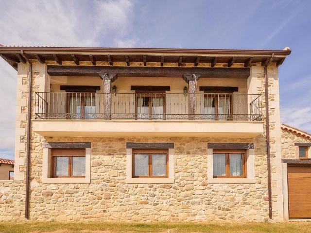 Casa en venta en Santiz. EXCLUSIVO COMPLEJO RESIDENCIAL RÚSTICO CASA RURAL EN SANTIZ, SALAMANCA. Casas.