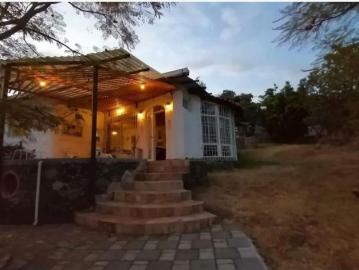 Casa en venta en Santo Domingo Ocotitlán, Tepoztlán, Morelos