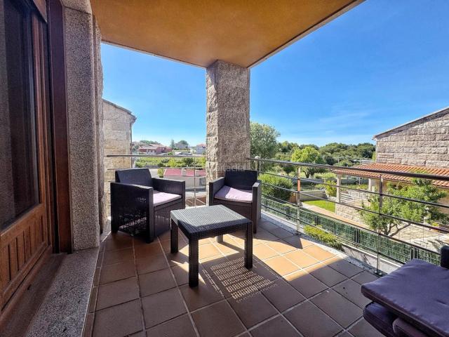 Casa en venta en Sanxenxo, Noalla. El lujo de vivir a 500 metros de la playa. Casas.