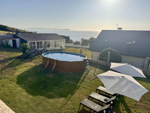 Casa en venta en Sanxenxo, Noalla. Sanxenxo Montalvo. Casa situada a 100m. de la Playa de Bascuas, con terraza y vistas panorámicas al mar. Casas.