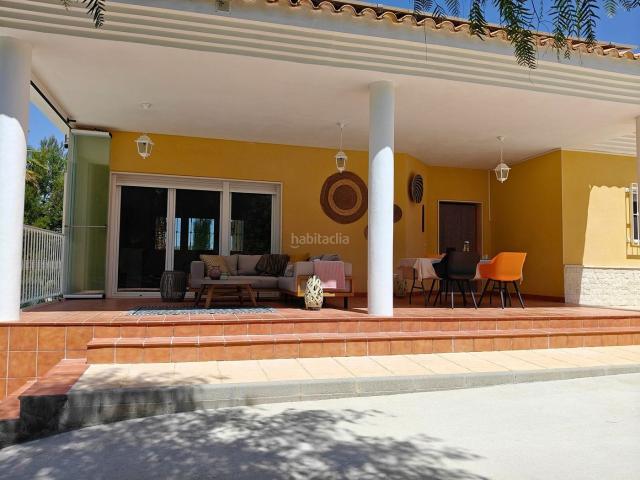 Casa en venta en Petrer. Casas.