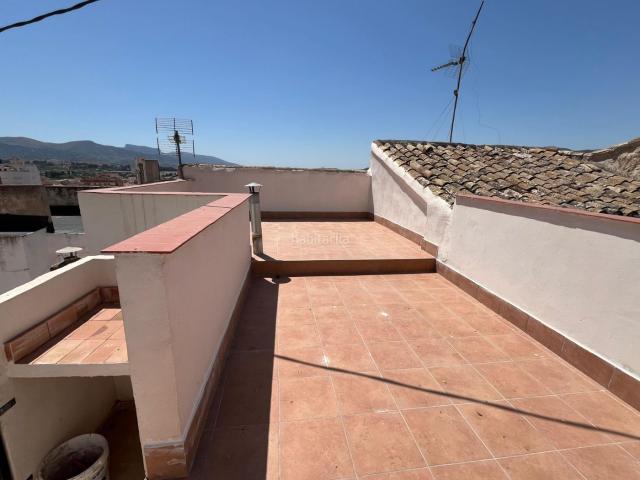 Casa en venta en Sax. Situada en el casco antiguo de Sax, esta vivienda ofrece el privilegio de vivir en un entorno tranquilo, sin renunciar a la comodi. Casas.