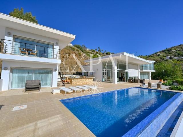 Casa en venta en Sayalonga Málaga