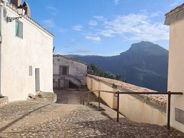 Casa en Venta en Segura de La Sierra