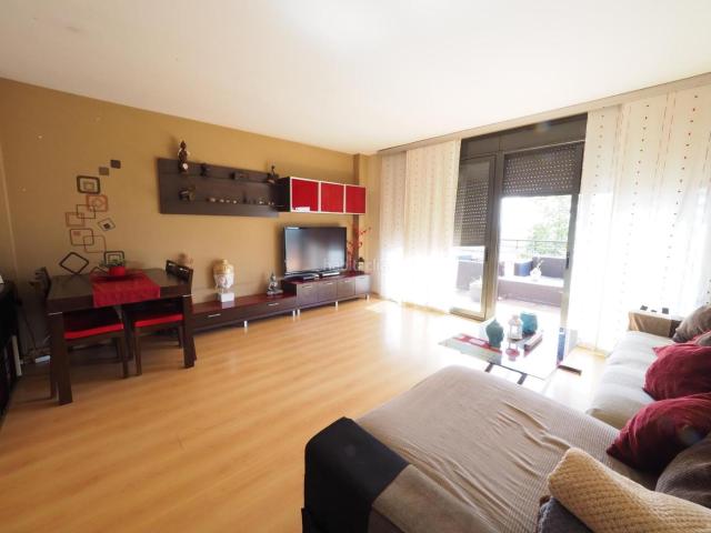 Casa en venta en Sentmenat. SE VENDE CASA PAREADA EN SETMENAT, ZONA PEDRA SANTA. Casas.