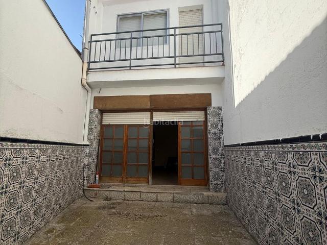 Casa en venta en Seseña, Centro. SE VENDE VIVIENDA DE DOS PLANTAS CON PATIO EN EL CENTRO DE SESEÑA. Casas.