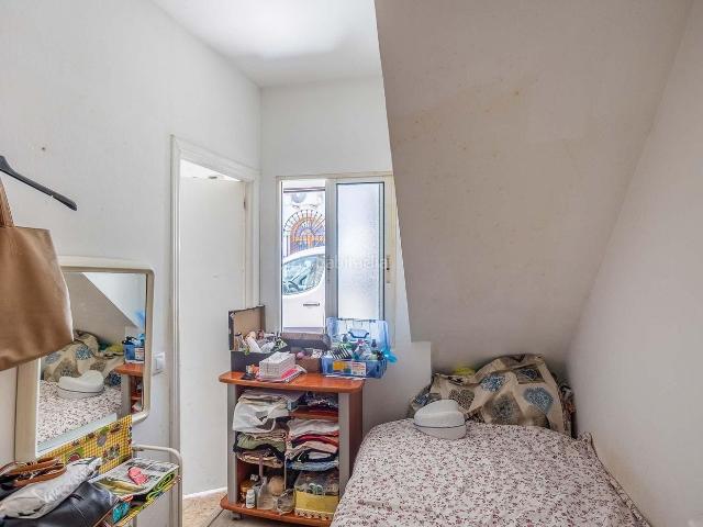 Casa en venta en Sevilla, Bellavista. SE VENDE CASA 76 M52 4 HABITACIONES, UN BAÑO, PATIO, Y SOLARIUM DE 25 M2 CON TRASTERO. Casas.