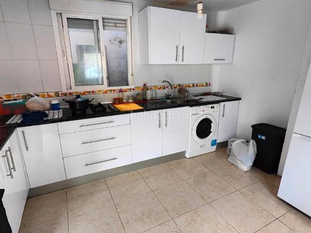 Casa en venta en Sevilla, El Cerro. SE VENDE CASA EN PLANTA BAJA CON MUCHÍSIMAS POSIBILIDADES PARA HACERLA LA CASA DE TUS SUEÑOS. EN EL CERRO DEL ÁGUILA. Casas.