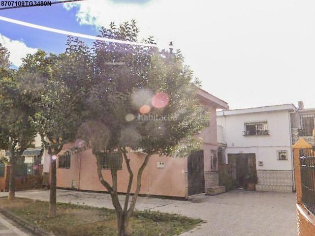 Casa en venta en Sevilla, Juan XXIII Rochelambert. Se vende Casa ALQUILADA en Calle Juan Xxiii 8 Sevilla, Sevilla. Casas.