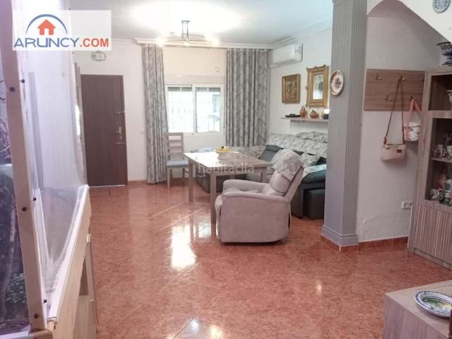Casa en venta en Sevilla, La Plata. Bonita casa en el barrio de la plata, en la calle Fray Luis de León !. Casas.