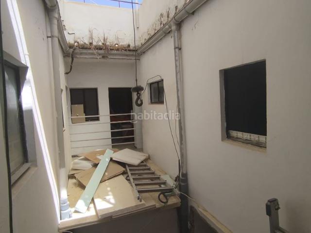Casa en venta en Sevilla, La Plata. SE VENDE CASA EN LA ZONA DE LA PLATA, JUNTO A INGENIERO DE LA CIERVA, GRAN OPORTUNIDAD DE INVERSIÓN. Casas.