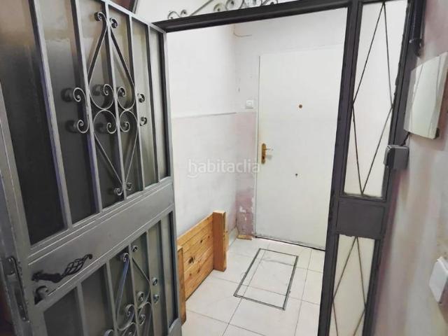 Casa en venta en Sevilla, La Plata. SE VENDE MAGNÍFICA CASA, LISTA PARA ENTRAR A VIVIR EN LA BARRIADA DE LA PLATA, EN LA ZONA DEL METRO DE COCHERAS. Casas.