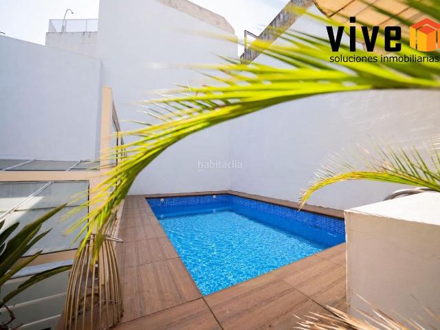 Casa en venta en Sevilla, San Vicente. Exclusiva Casa de Diseño con Piscina Privada en el Centro Histórico de Sevilla. Casas.