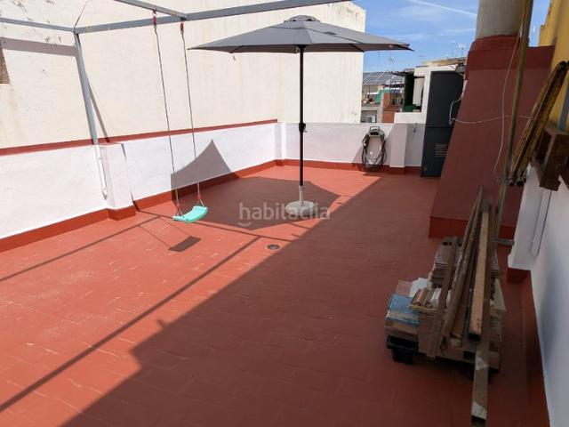 Casa en venta en Sevilla, Palmete. Espectacular vivienda completamente reformada con excelentes calidades, lista para entrar a vivir y disfrutar desde el primer día. Casas.