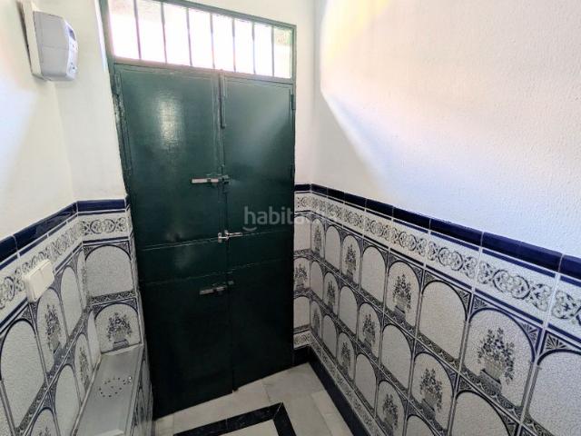 Casa en venta en Sevilla, Palmete. ¡SE VENDE amplia vivienda unifamiliar de 154m2 construidos con garaje, terraza y azotea transitable lista para entrar a vivir!. Casas.